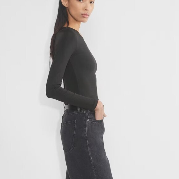 ARITZIA Original Contour Crew Hip Longsleeve - Picture 2 of 4